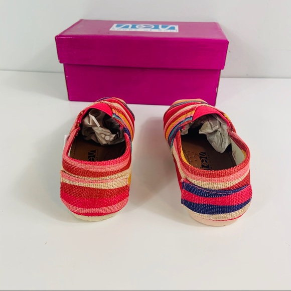 Brand New Girls Red Multi Flats - Picture 6 of 6